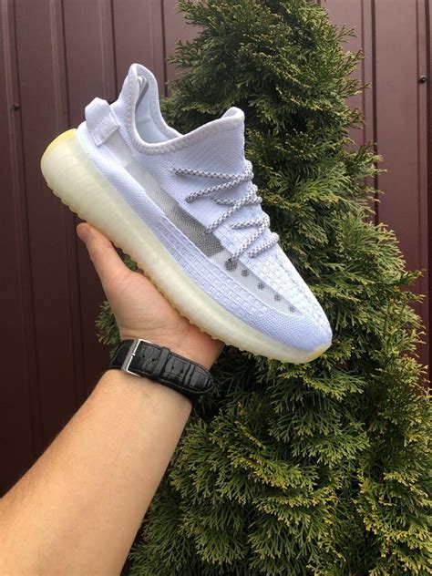Купить Женские кроссовки Adidas YEEZY BOOST 350 V2 белые Адидас Изи ...