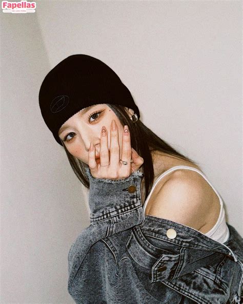 HeeJin Aka Heejin Theworld Nude Leaks Fapellas