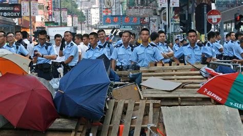 Hong Kong Standoff Reflects Tensions Over Deepening Rifts Growing