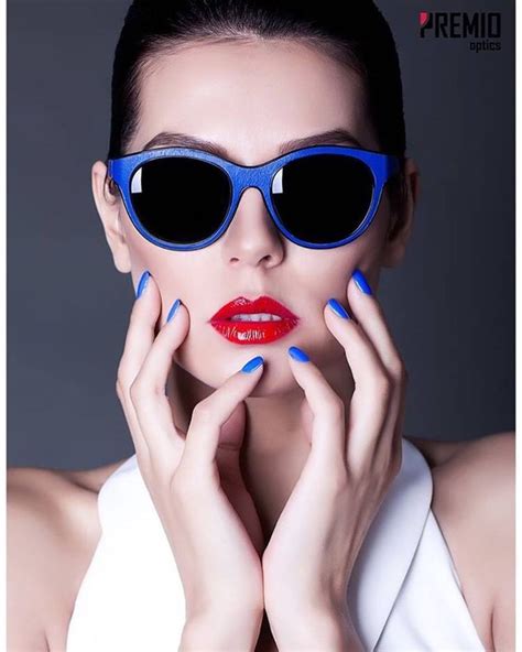 Эксклюзивные солнцезащитные очки из натуральной кожи - Giorgio Armani в ...