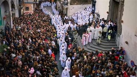 Somma Vesuviana la processione del venerdì santo tra le più suggestive