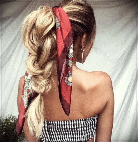 15 Styles Of Hairstyles With Bandanas That You Can Do In Less Than 5