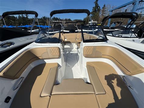 Bayliner Vr Bowrider Ob Bowrider For Sale Yachtworld