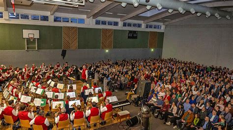 Neujahrskonzert In Der Sporthalle Bad Leonfelden Eine Gelungene