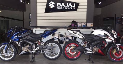 Xe naked bike Bajaj Pulsar 200NS phiên bản giới hạn ra mắt tại nước bạn Campuchia