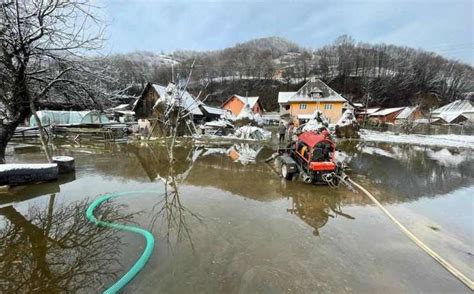 Ziua De Cluj Drum Din Mun Ii Apuseni Blocat De O Alunecare De Teren