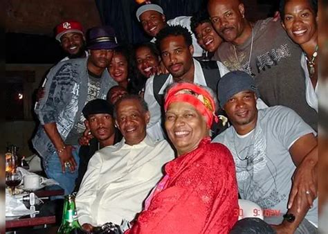 The Wayans Dynasty Inside The Lives And Careers Of Dwayne Wayans Siblings