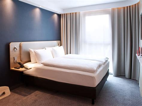 Hotel in Basel, Switzerland | Holiday Inn Express & Suites Basel Allschwil