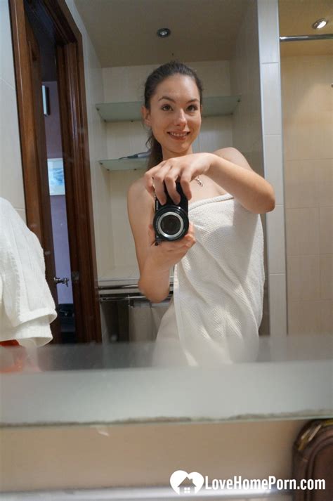 I Love Taking Naked Pictures Of Myself Lately At HomeMoviesTube