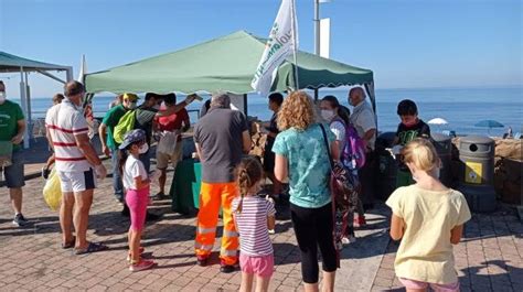 Plastic Free A Ladispoli Un Sabato Ecologico Dedicato Alla Pulizia