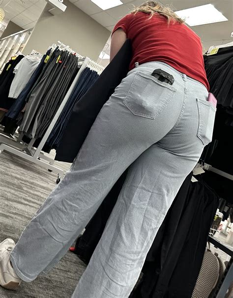 White Milf Milf Bending Over Tight Jeans Forum