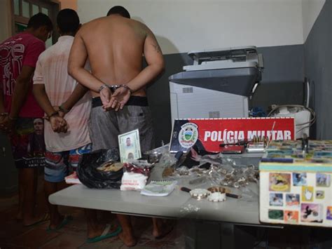 G1 Polícia desarticula boca de fumo e prende três suspeitos na