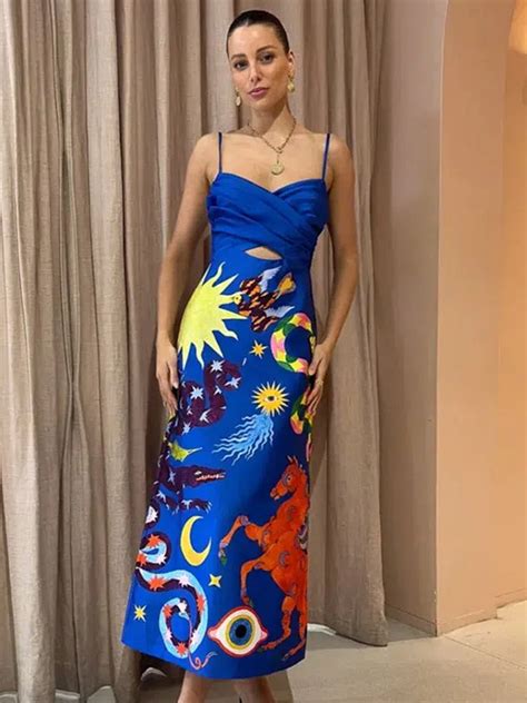 Hot Sexy Queen Astraea Bikini Pics