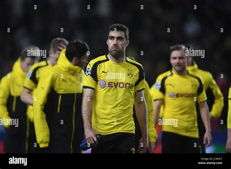 Borussia Dortmunds Team With Sokratis Papastathopoulos C Leaves The