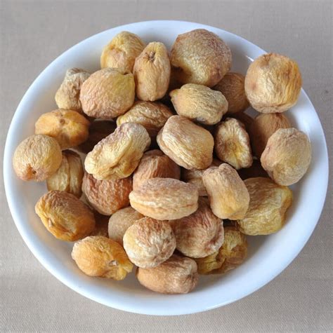 Dried Afghani Apricots With Sulphar And Kernel Gbryfruitsupplierpk