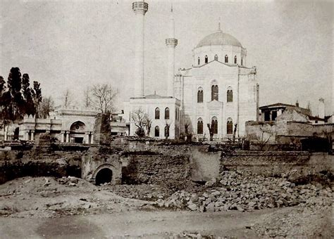 İstanbul un Çeşmeleri Pertevniyal Valide Sultan Cami Çesmeleri 1