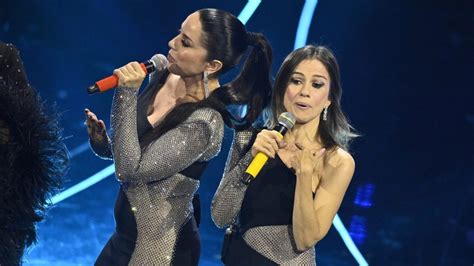 Paola E Chiara Rubano Il Vestito A Chiara Ferragni Per Sanremo