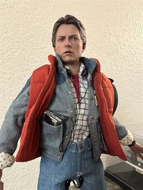 1 6 Hot Toys MMS573 Back To The Future 1985 Marty McFly 2 0 Einstein Collectible