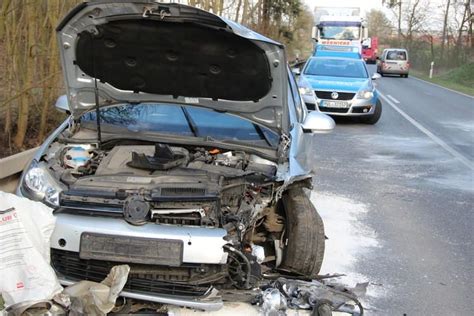 Autos Krachen Frontal Zusammen