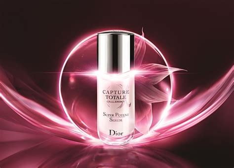 Il Capture Totale Super Potent Serum è definito il siero Dior più