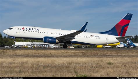 N390DA Delta Air Lines Boeing 737 832 WL Photo By Nick Sheeder ID