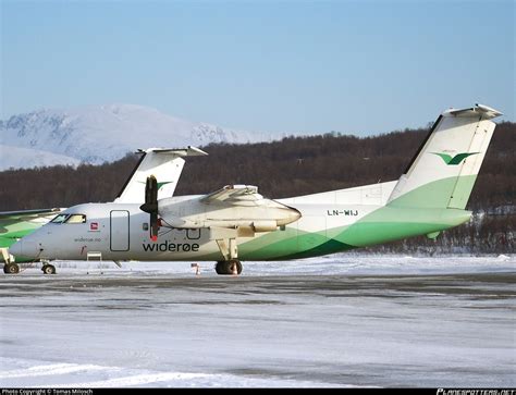 Ln Wij Wider E De Havilland Canada Dhc B Dash Photo By Tomas