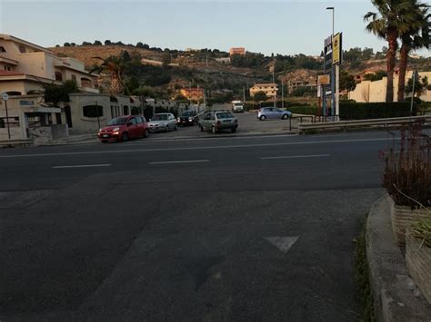 Ennesimo Incidente Al Pericoloso Bivio Sulla Statale 106 Di Lazzaro