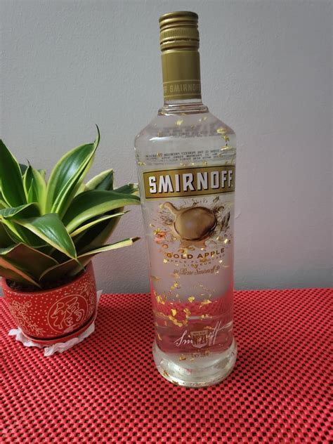 SMIRNOFF Gold Apple Food Drinks Alcoholic Beverages On Carousell