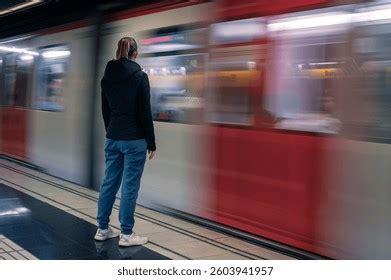 Jeune Fille Blonde R Sultats Millions Dimages Libres De Droits De Photos De Stock Et D