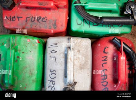 Cans Of Oil Gas Station Hi Res Stock Photography And Images Alamy