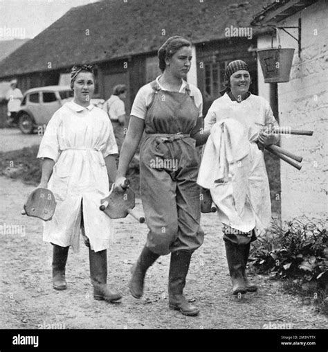 Mujeres En Tiempos De Guerra Segunda Guerra Mundial Imágenes De Stock En Blanco Y Negro Página