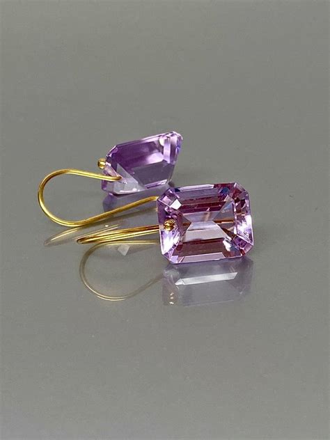 Kunzite Jewelry Guide – Why Buy This Pretty Gem