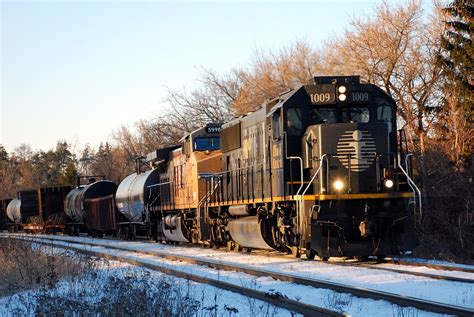 Railpictures Ca Rob Smith Photo CN 330 Flies Around The Curve