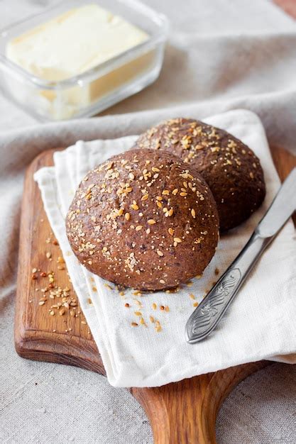 Bollos De Centeno Caseros Con Semillas De Lino S Samo Y Semillas De