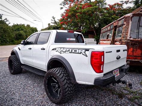 Pin de Sione Hill em lifted trucks | Super carros, Carros, Auto