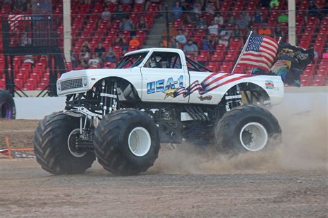 Roaring Wheels and Thunderous Cheers: Relive the Epic Outlaw Monster Truck