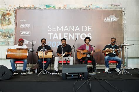 Teatro e atrações musicais marcam segundo dia da Semana de Talentos