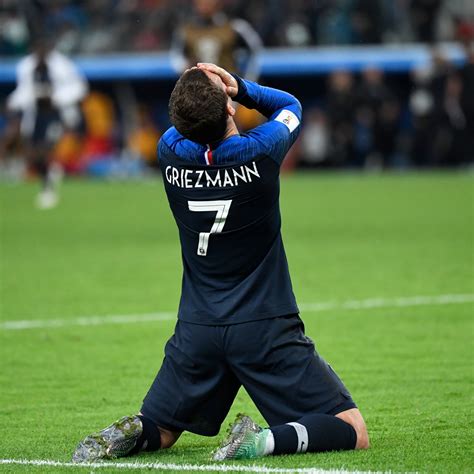 Coupe Du Monde 2018 Pourquoi Griezmann Joue Avec Des Manches Longues