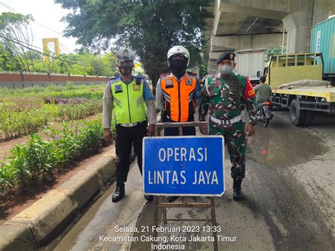 TMC Polda Metro Jaya On Twitter 14 01 Polri Sat Lantas Jakarta Timur