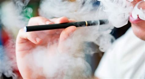 E Cig Vaping May Cause Lung And Bladder Cancer Study Finds Mj