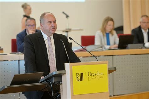 Dresdens OB kündigt Mehrbelastungen für Bürger an Stadtrat wehrt sich