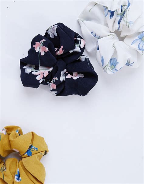 Floral Scrunchie Set 2020ave