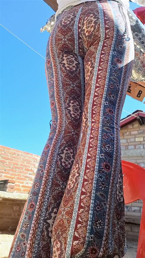 Latina Friend In Flare Print Leggings Oc Spandex Leggings Yoga Pants Forum