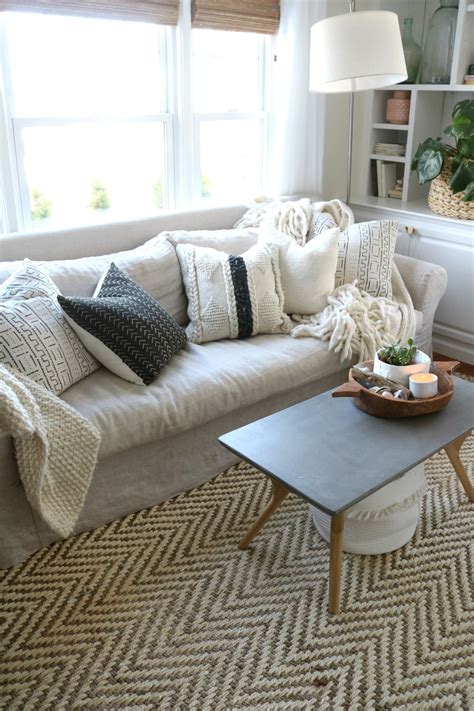 How to Mix Color and Patterns with Pillows- The Pillow "Rules" - Nesting With Grace