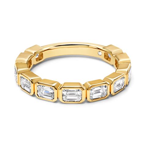 Emerald Cut Bezel Set Diamond Band in Yellow Gold | Adamas Fine Jewelry