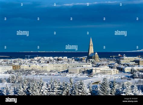 Amazing Iceland in winter - breathtaking scenery and frozen landscapes ...