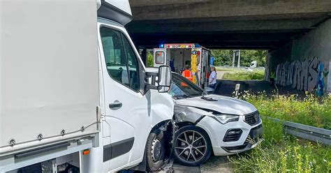 Unfall A5 Karlsruhe Süd Drei verletzte Personen