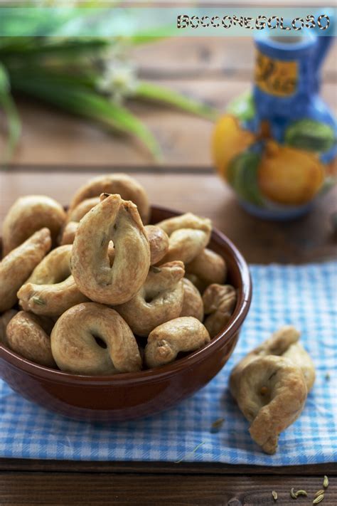 Taralli Pugliesi Ai Semi Di Finocchio Boccone Goloso