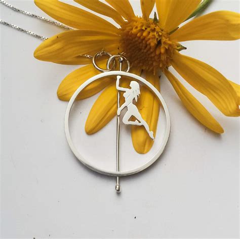 🥇 Tu Catálogo de accesorios de Pole Dance | dePoleDancers