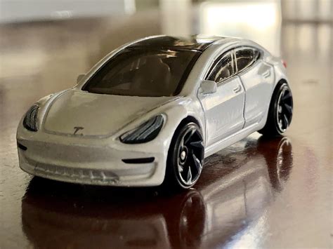 Hot Wheels Model R Teslamodel